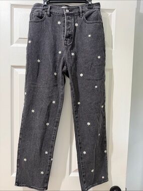 PacSun Black Straight-Leg Jeans with White Daisy Embroidery